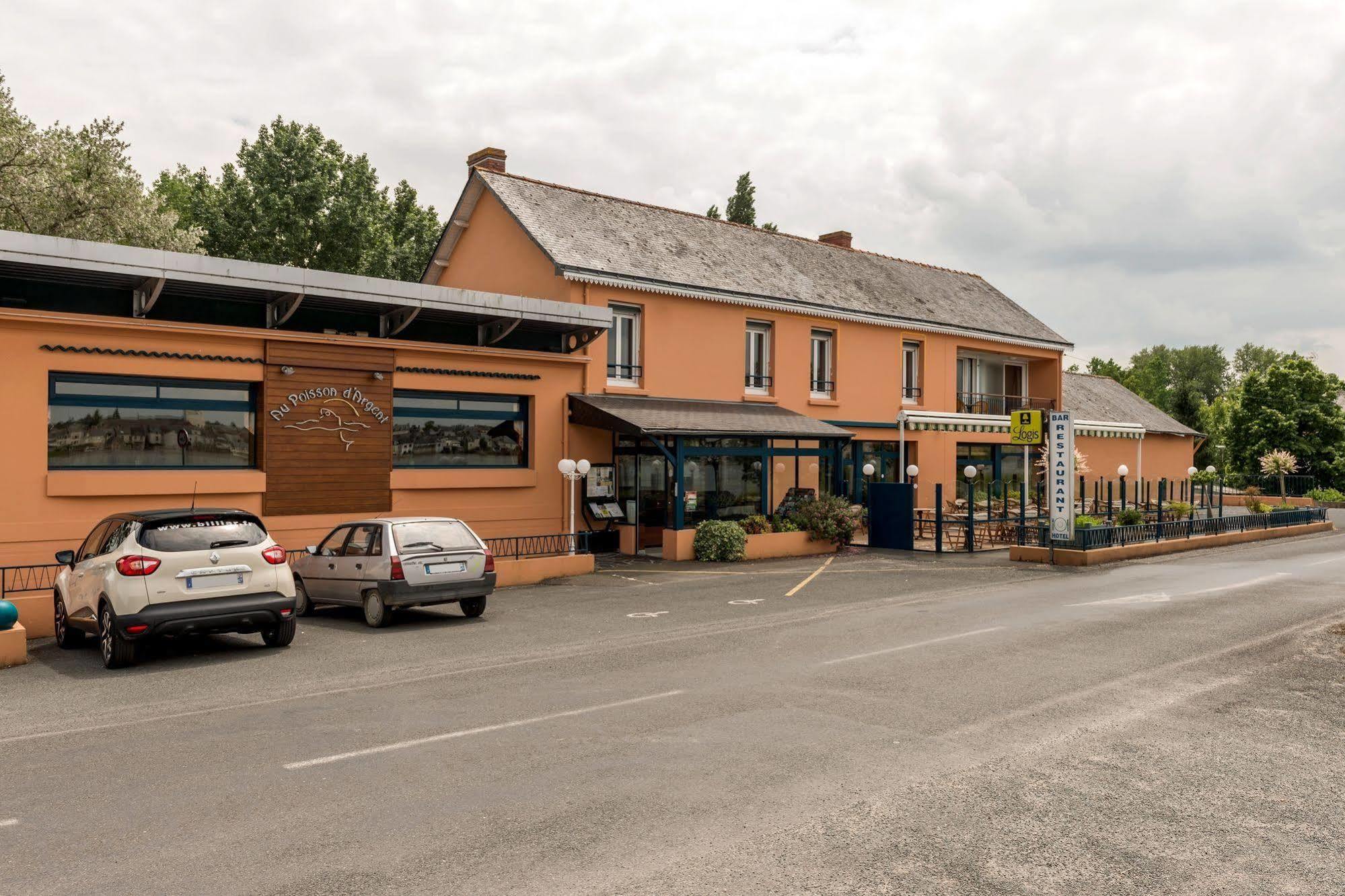 Logis Hotels - Au Poisson D'Argent - Hotel 3 Etoiles Et Restaurant Le Mesnil-en-Vallee Exterior photo