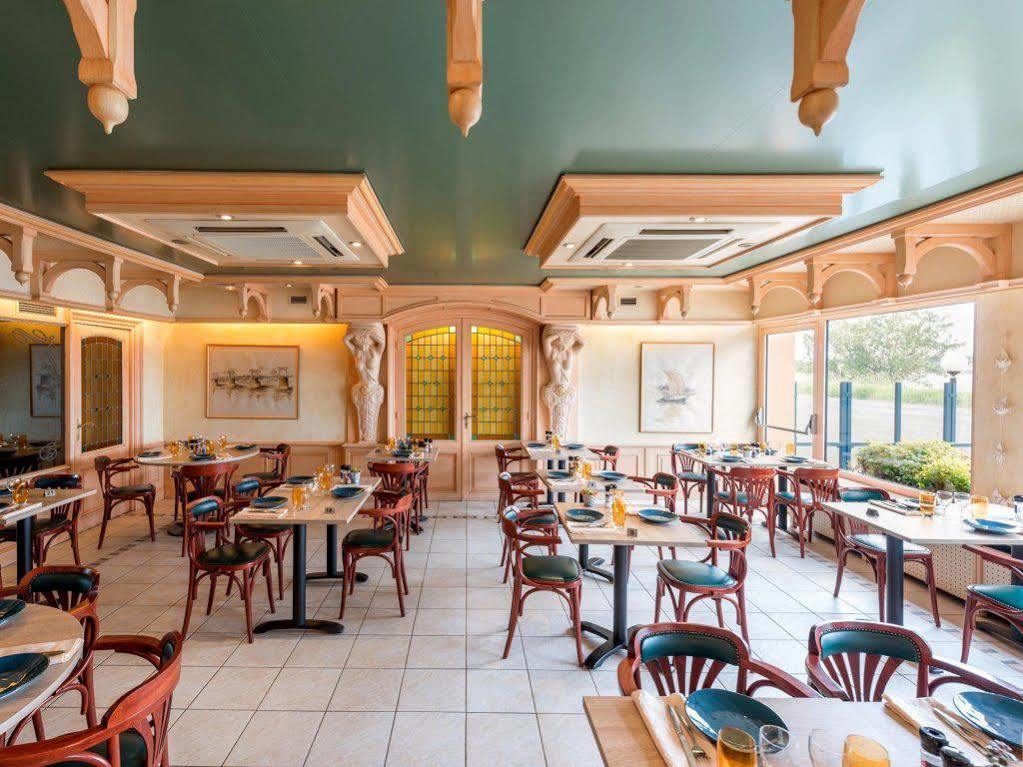 Logis Hotels - Au Poisson D'Argent - Hotel 3 Etoiles Et Restaurant Le Mesnil-en-Vallee Exterior photo