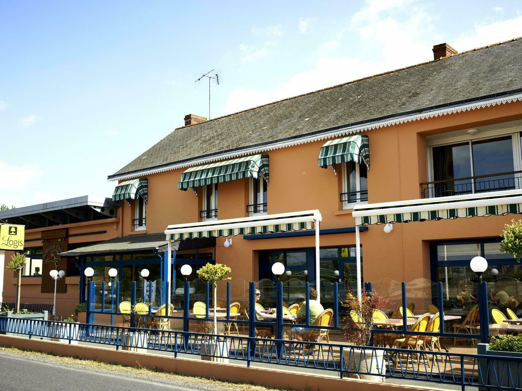 Logis Hotels - Au Poisson D'Argent - Hotel 3 Etoiles Et Restaurant Le Mesnil-en-Vallee Exterior photo